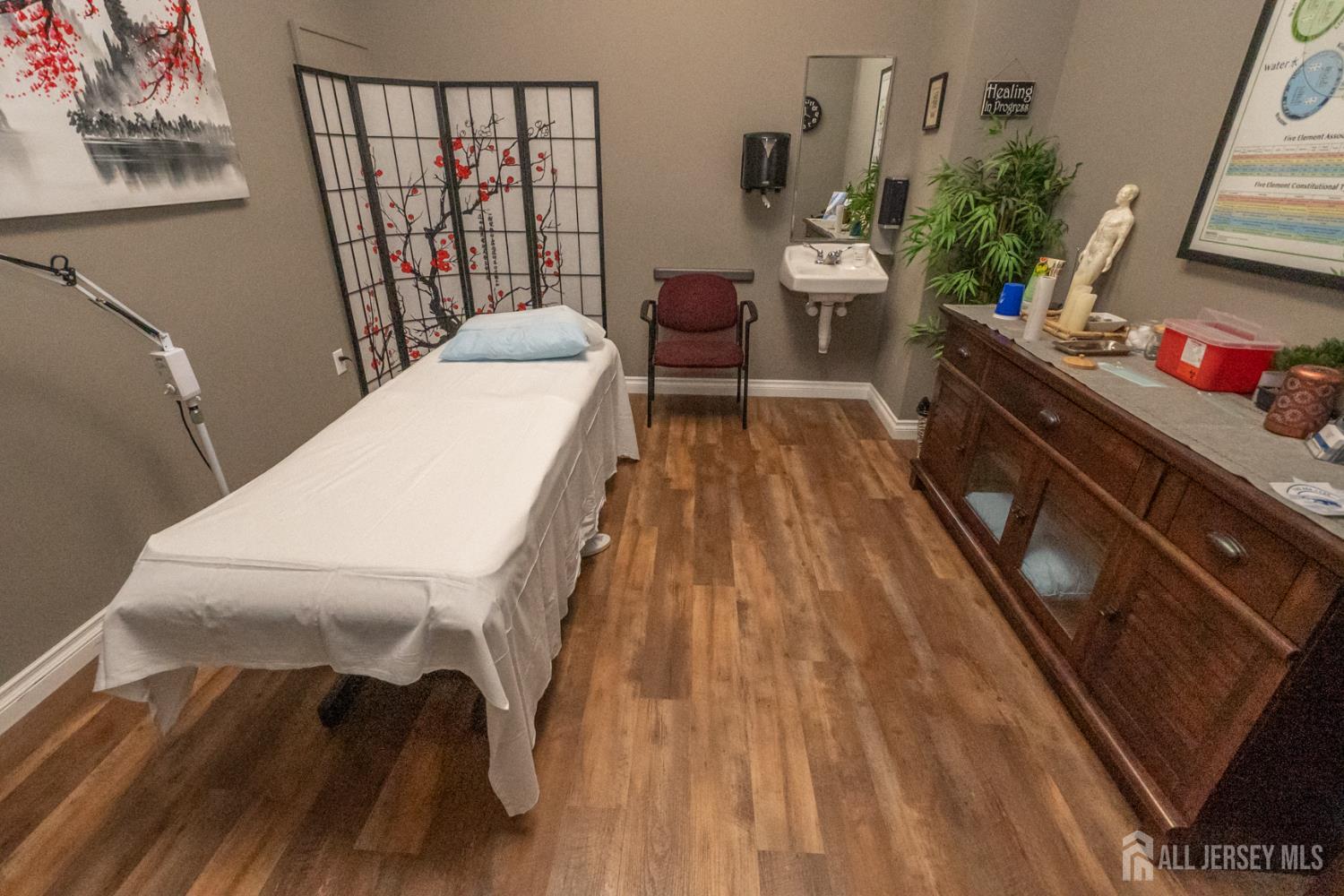 15-17 E Railroad, Jamesburg, NJ, 08831