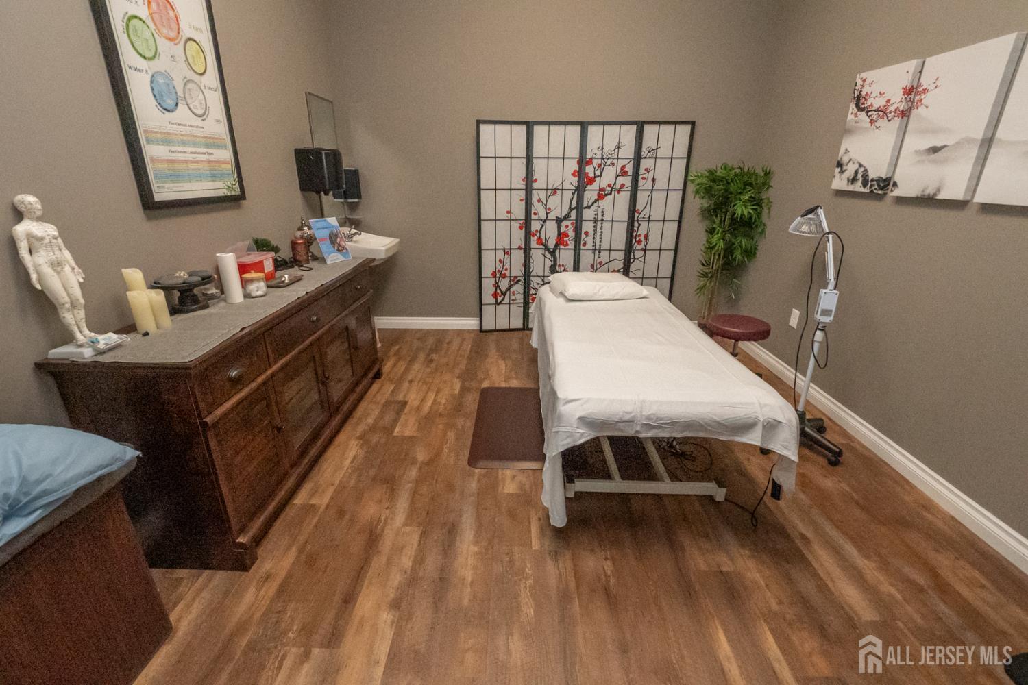 15-17 E Railroad, Jamesburg, NJ, 08831