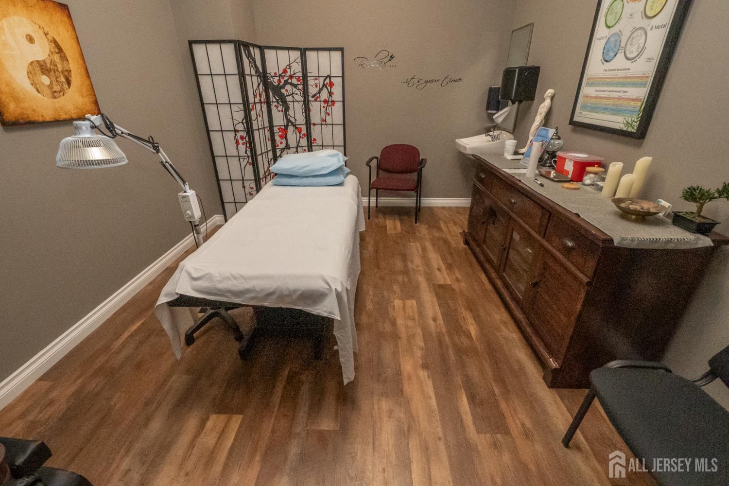 15-17 E Railroad, Jamesburg, NJ, 08831