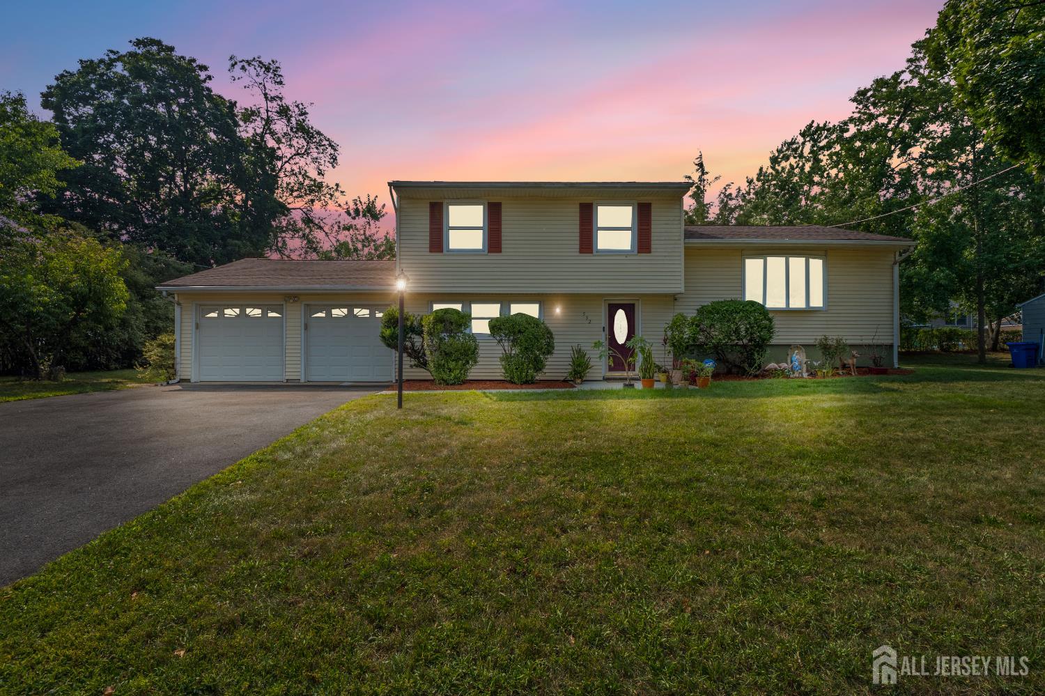 Photo of 532 Shirley Parkway, Piscataway NJ