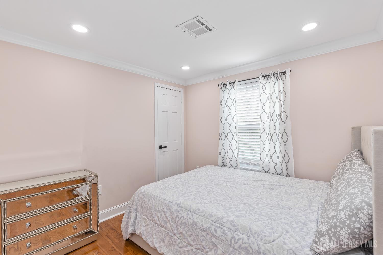 2 Hendrick, Piscataway, NJ, 08854