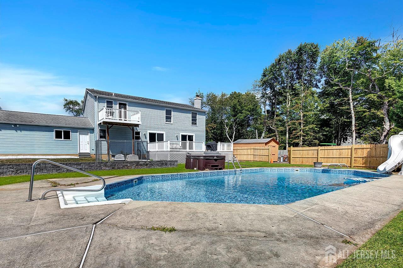 12 Dugans, Millstone, NJ, 08535