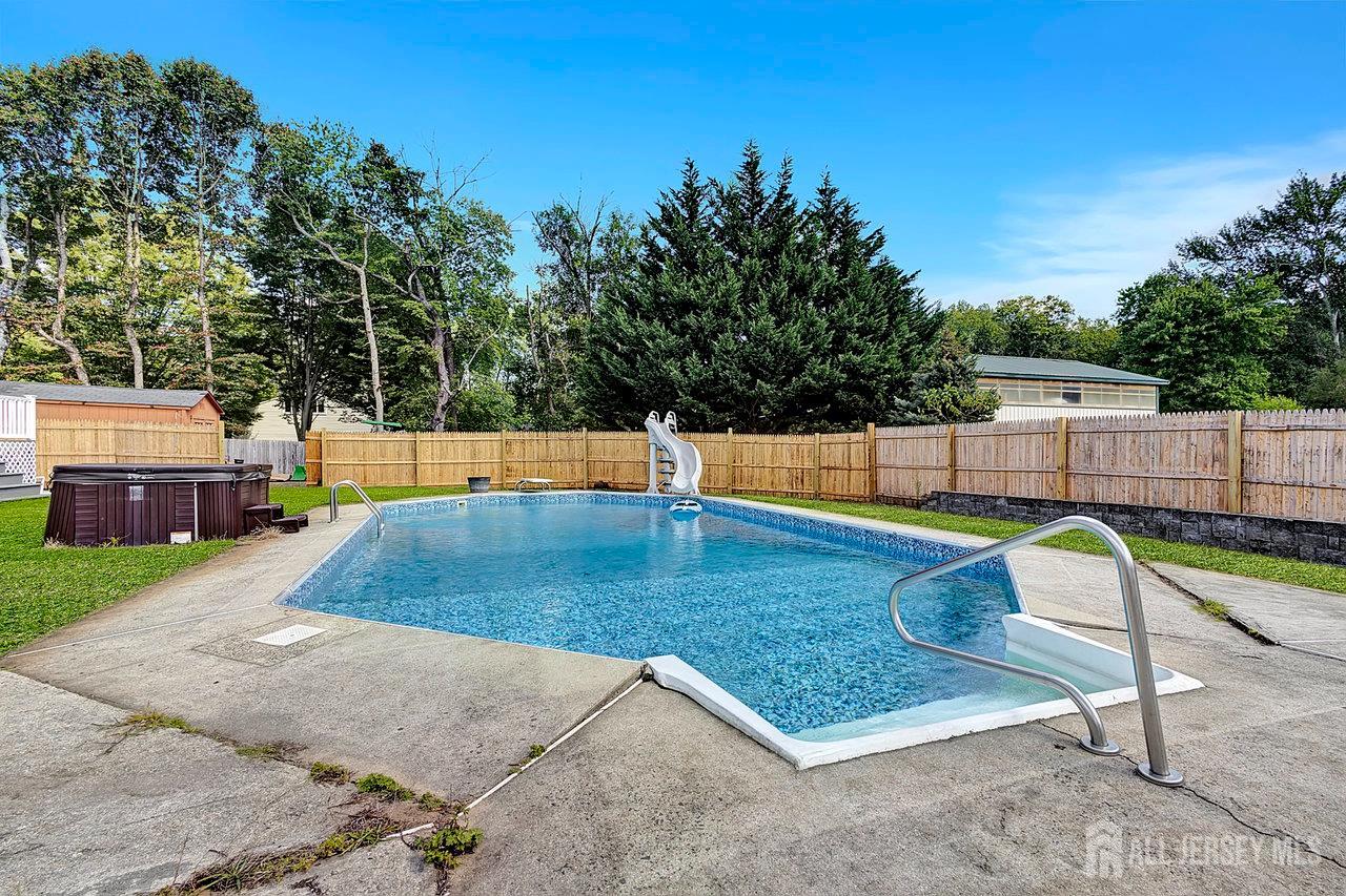 12 Dugans, Millstone, NJ, 08535