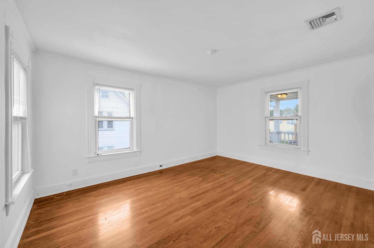 46 E E Somerset, Raritan, NJ, 08869