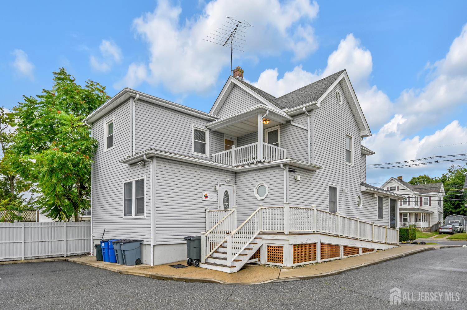46 E E Somerset, Raritan, NJ, 08869