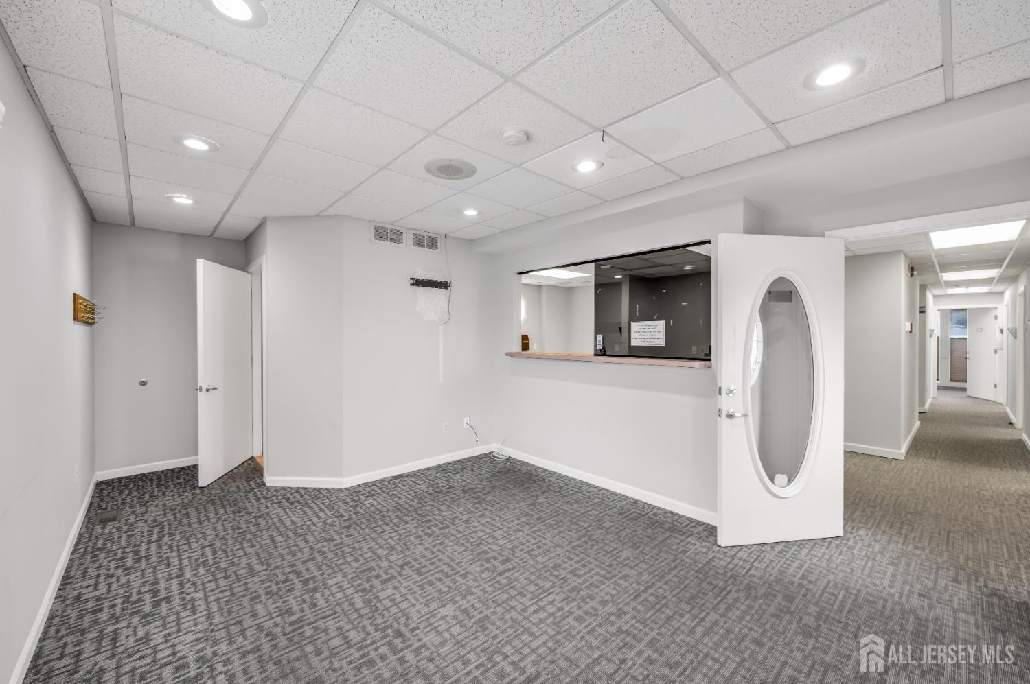 46 E E Somerset, Raritan, NJ, 08869