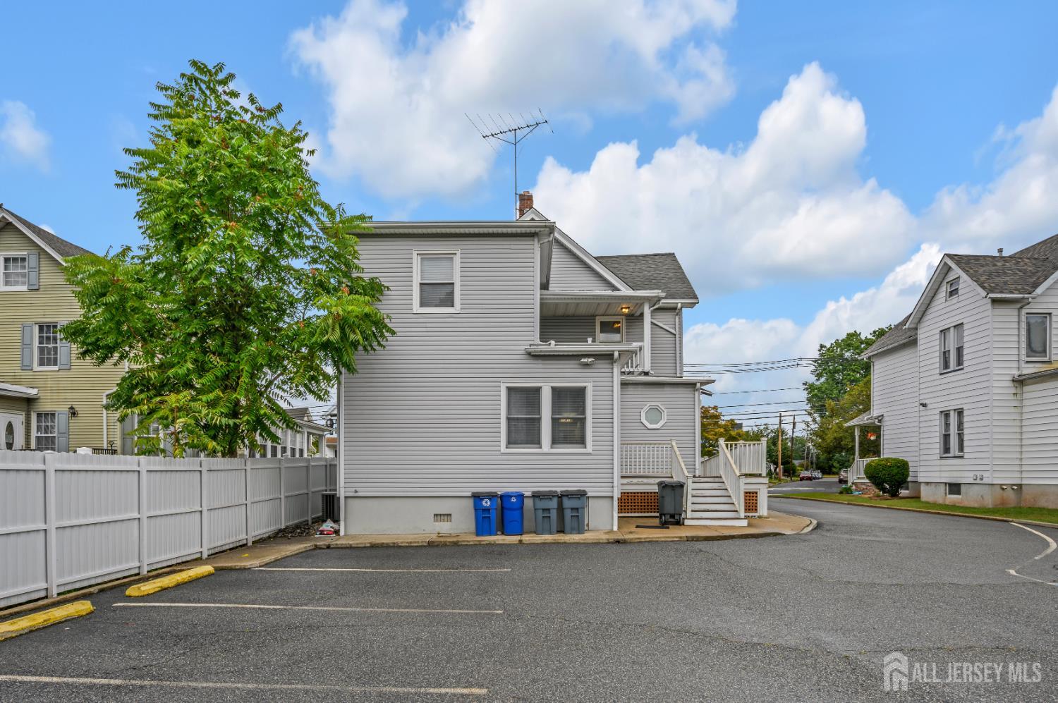 46 E E Somerset, Raritan, NJ, 08869