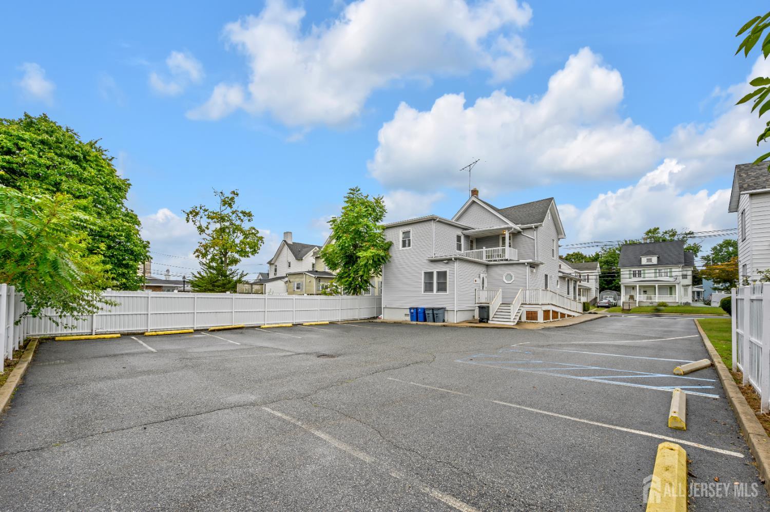 46 E E Somerset, Raritan, NJ, 08869