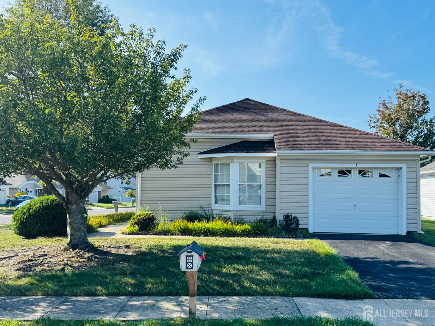 Photo of 1 Poplar Court, Barnegat NJ