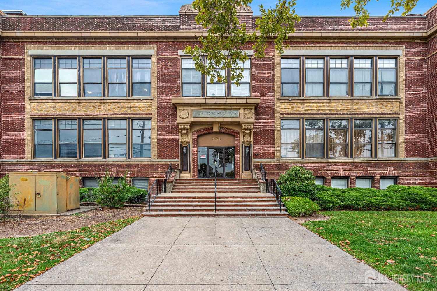 Photo of 434 Lawrence Street 19, Perth Amboy NJ