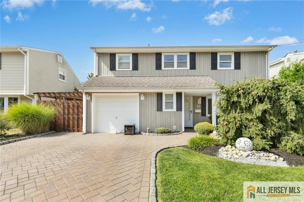 Photo of 25 N Lincoln Avenue, Colonia NJ