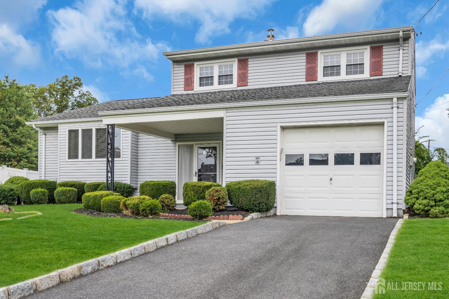 Photo of 118 Osceola Avenue, Middlesex NJ