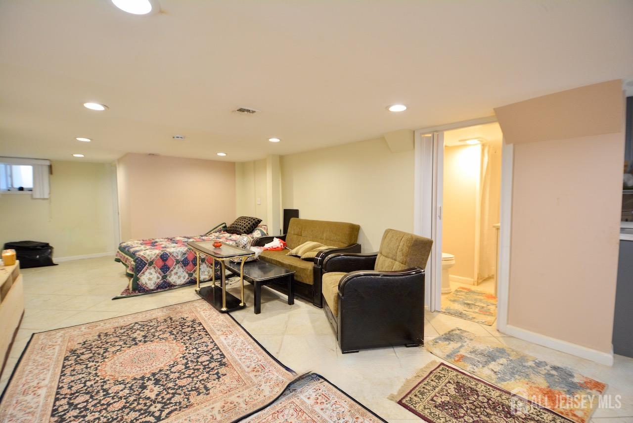 89 SE Rose, Wood-ridge, NJ, 07075