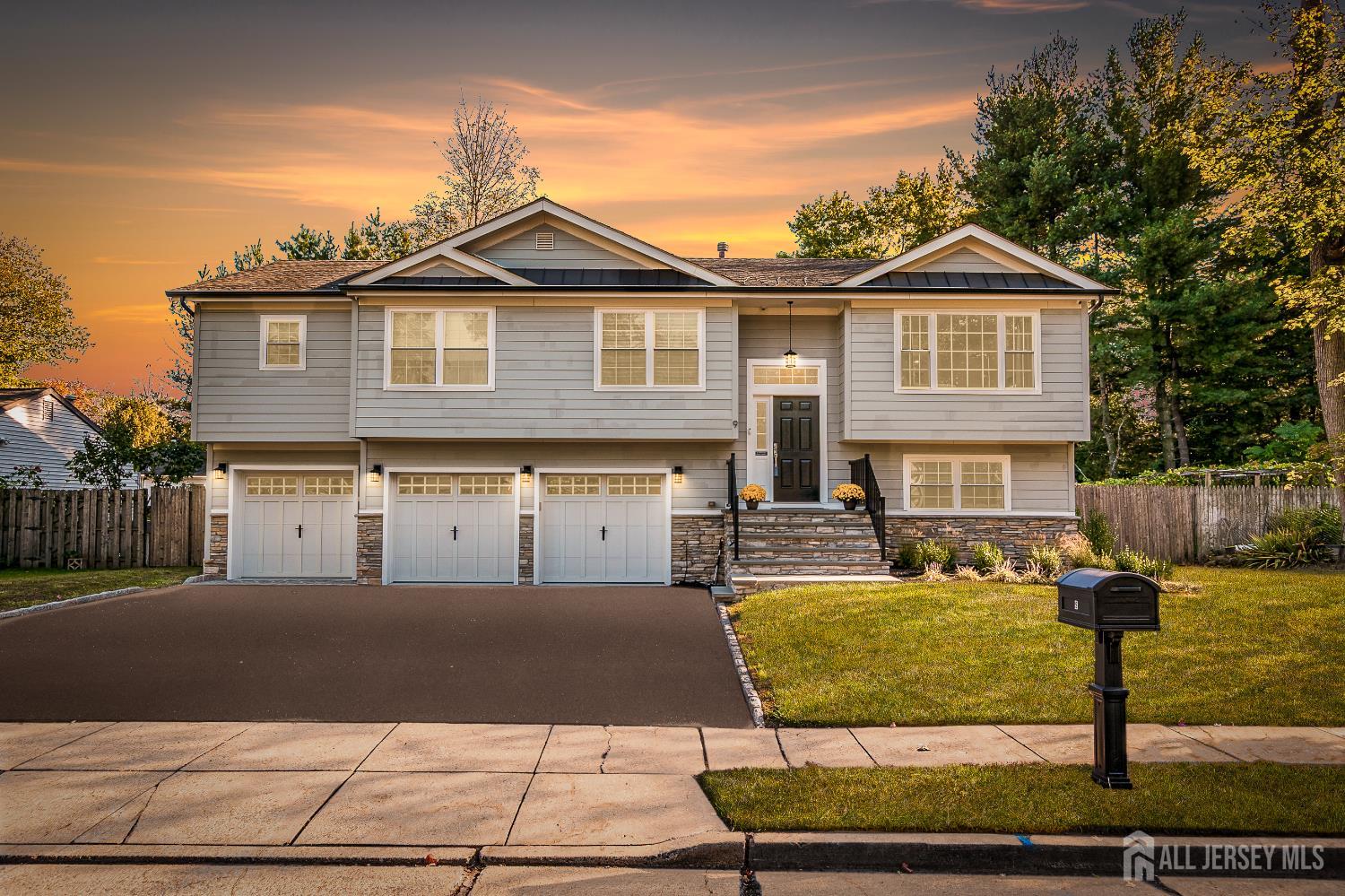 Photo of 9 Westwood Circle, Edison NJ