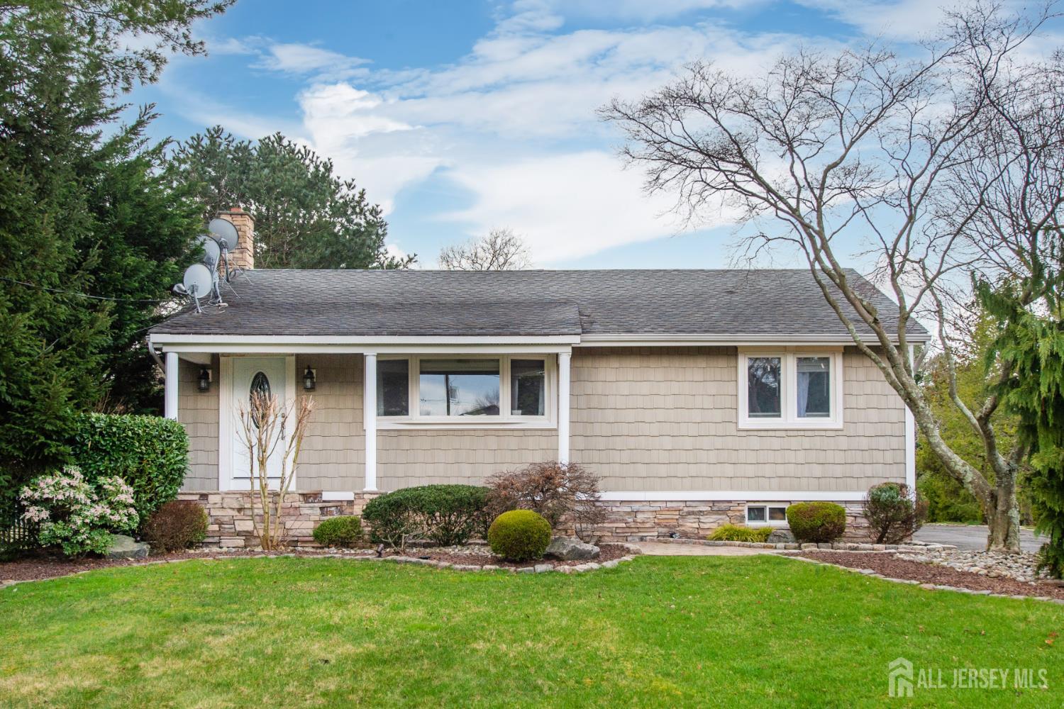 Photo of 513 Grove Avenue, Edison NJ