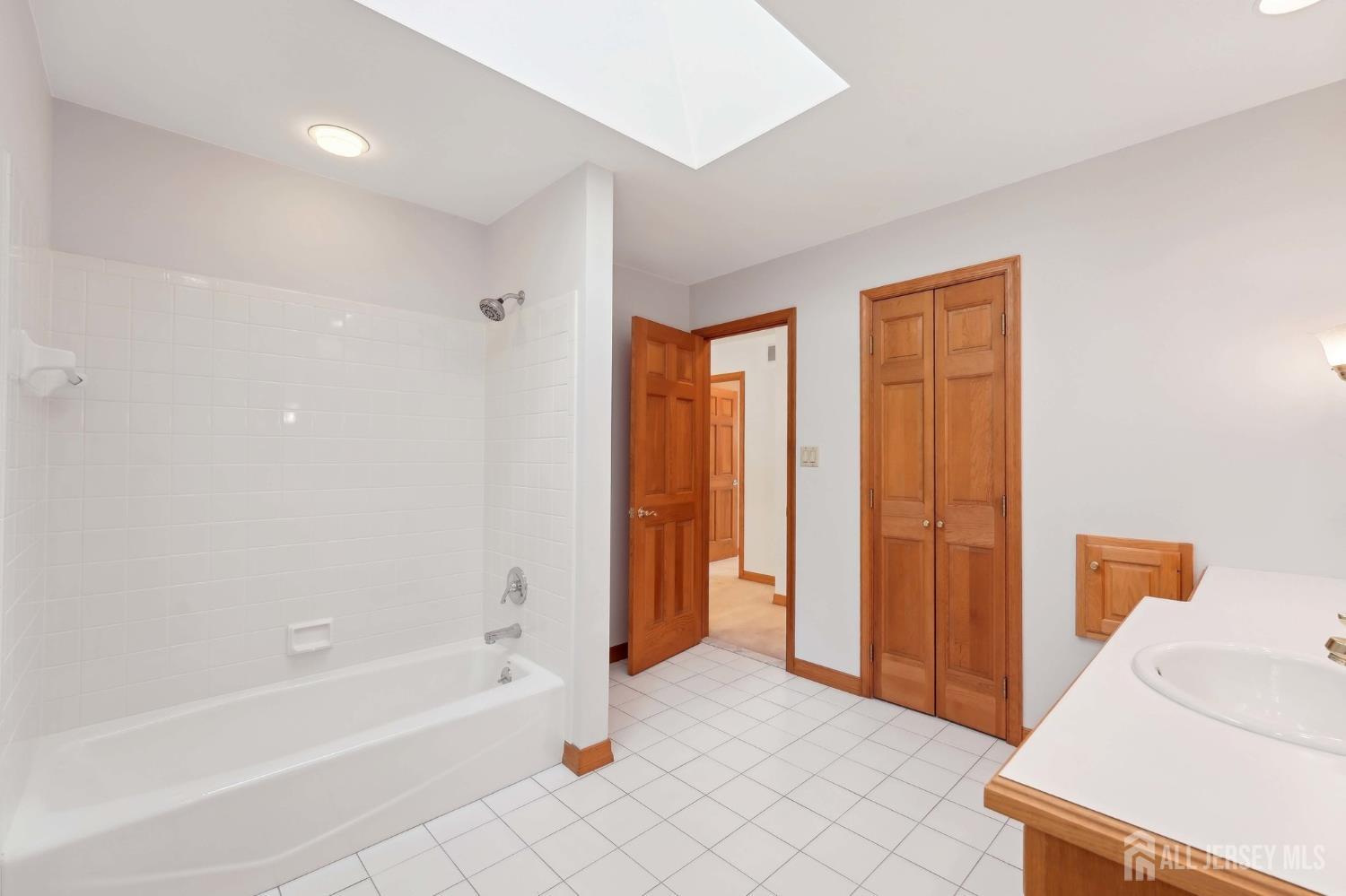 924 Hughes, Hamilton, NJ, 08690