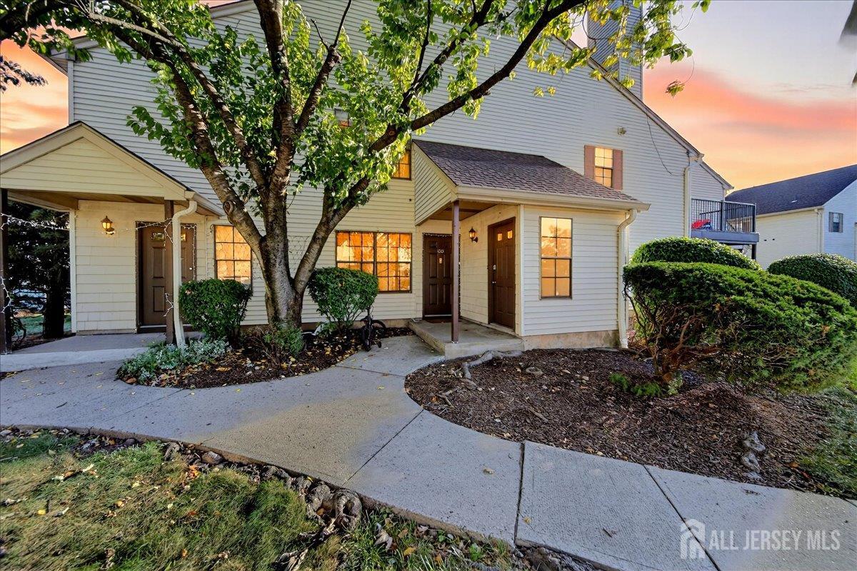 Photo of 1002 Woodbridge Commons Way, Iselin NJ