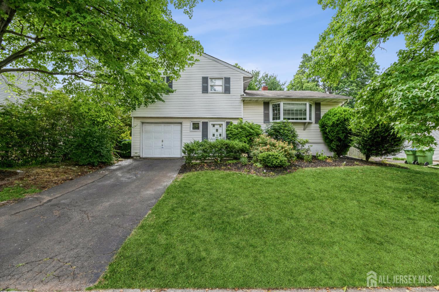 Photo of 28 Price Drive, Edison NJ