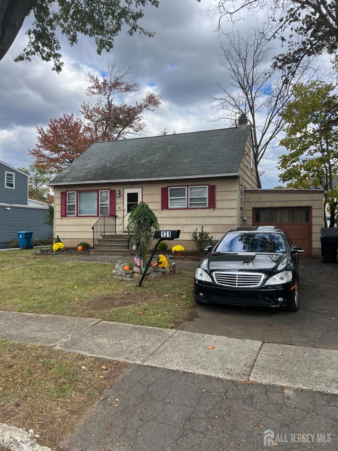 Photo of 131 Martin Drive, South Plainfield NJ