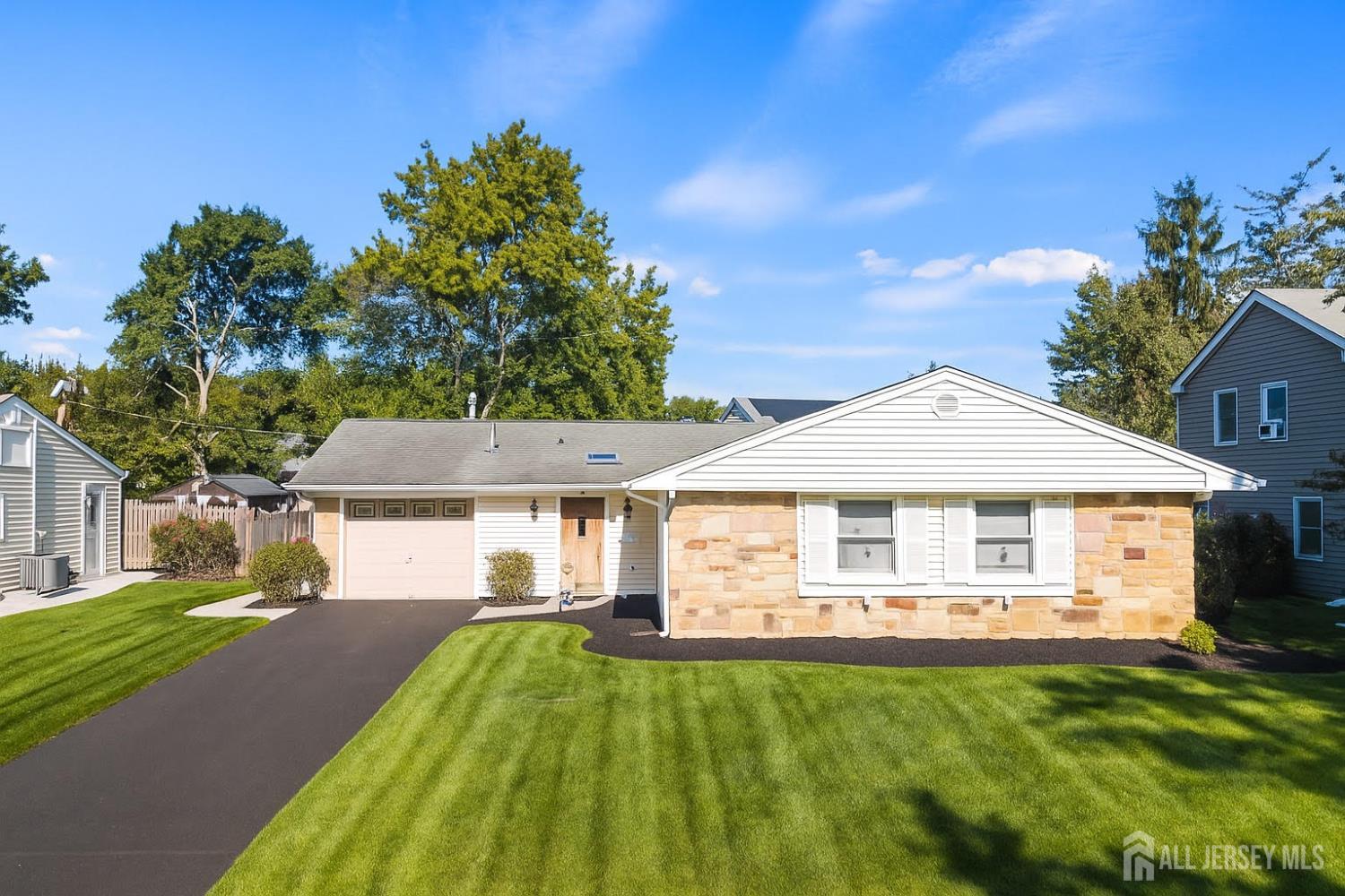 Photo of 111 Courtland Lane, Matawan NJ