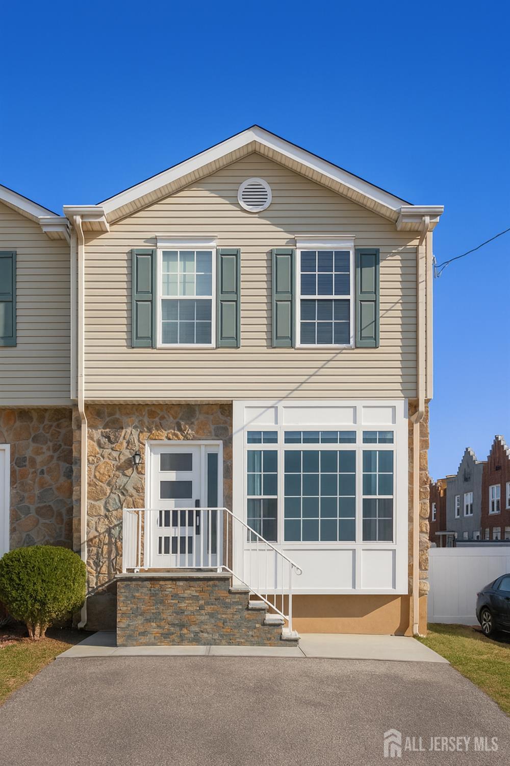 Photo of 4 Somerset Street, Carteret NJ