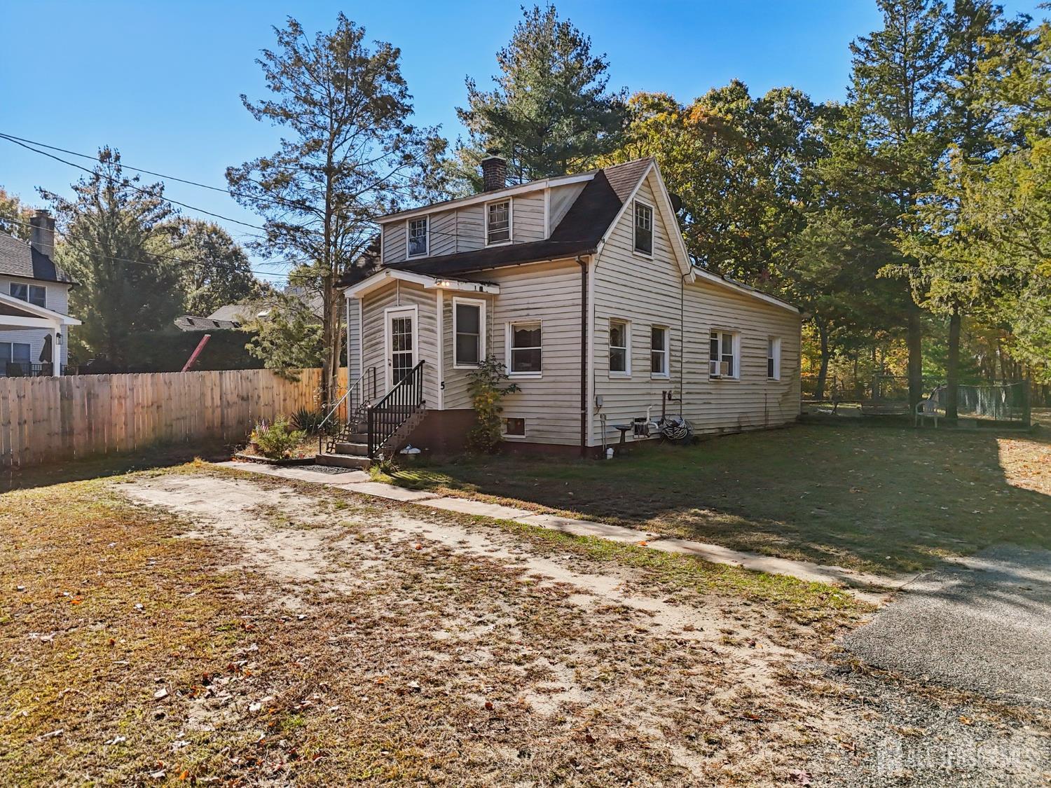 Photo of 5 Claytons Lane, Manalapan NJ