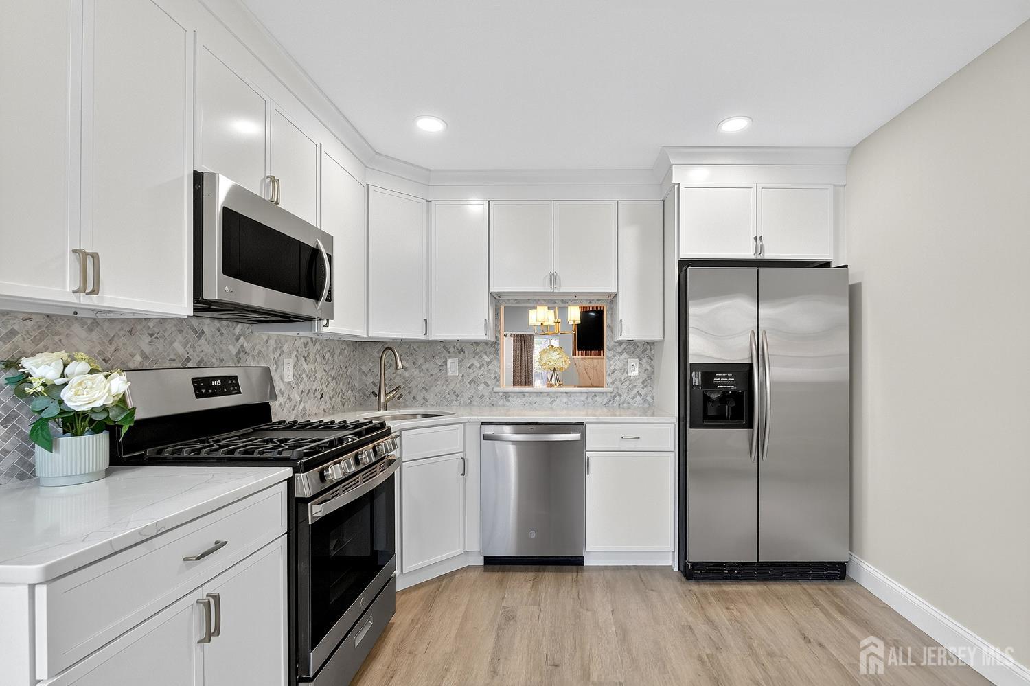 Photo of 61 Albury Way, North Brunswick NJ