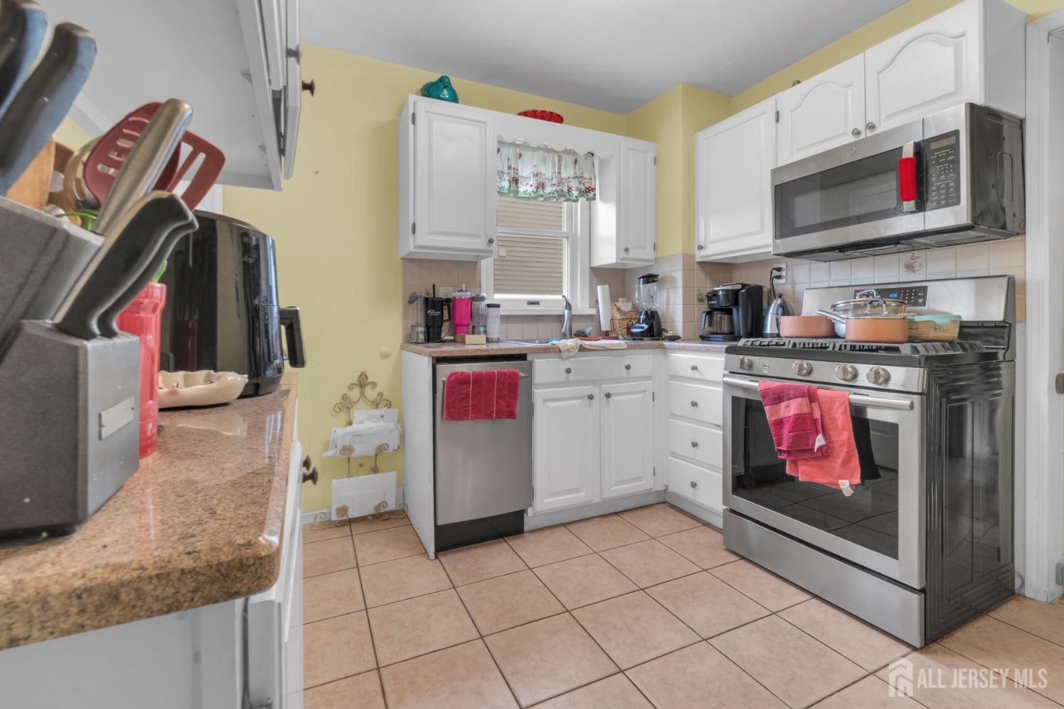 34 Chase, Avenel, NJ, 07001