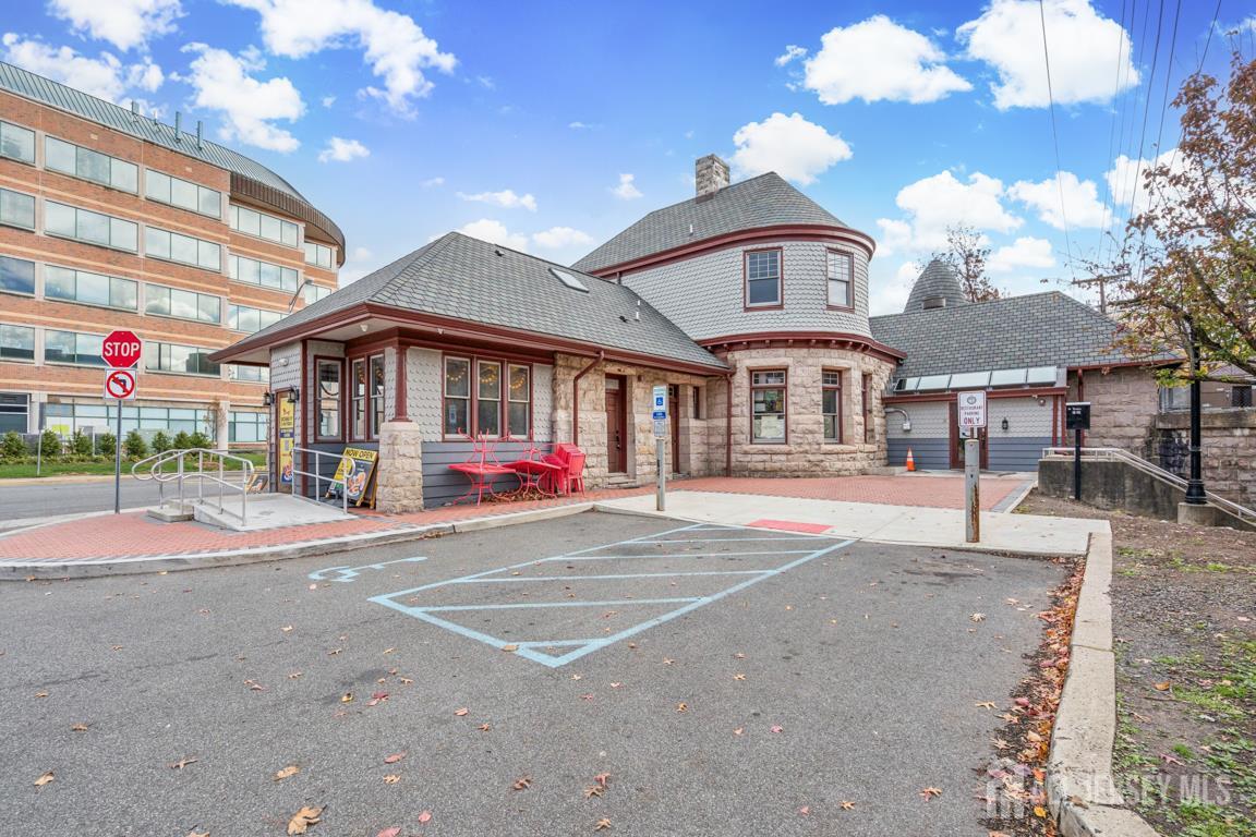 1 Veterans Memorial, Somerville, NJ, 08876