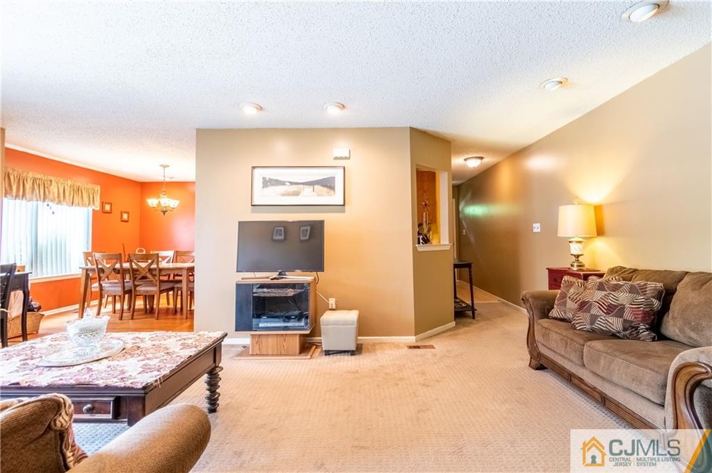 13 Chatham Square Sayreville 08859 NJ photo