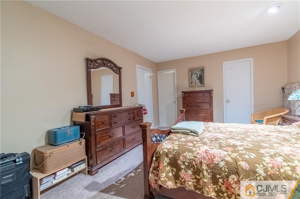 13 Chatham Square Sayreville 08859 NJ photo