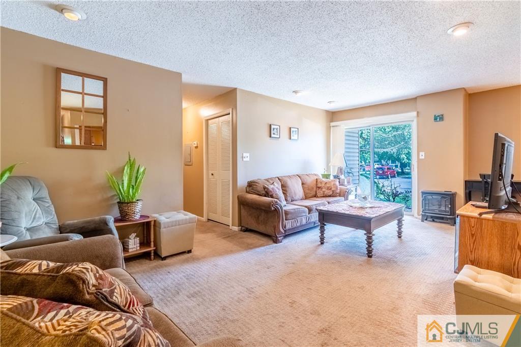 13 Chatham Square Sayreville 08859 NJ photo