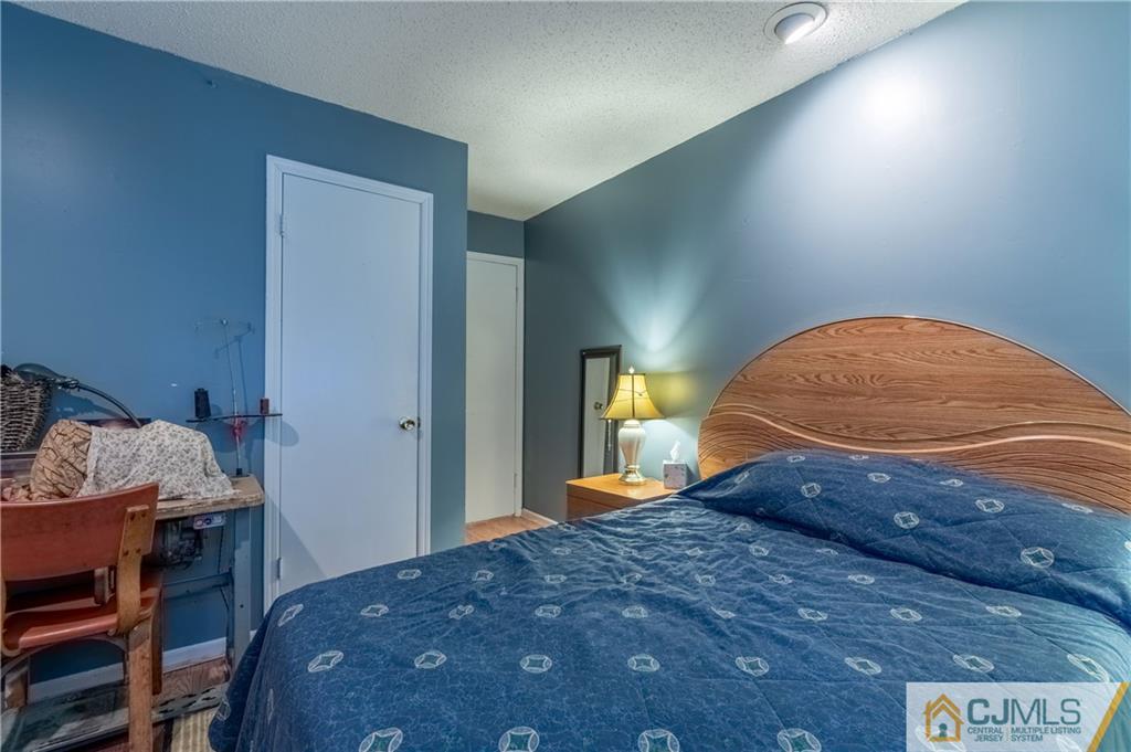 13 Chatham Square Sayreville 08859 NJ photo