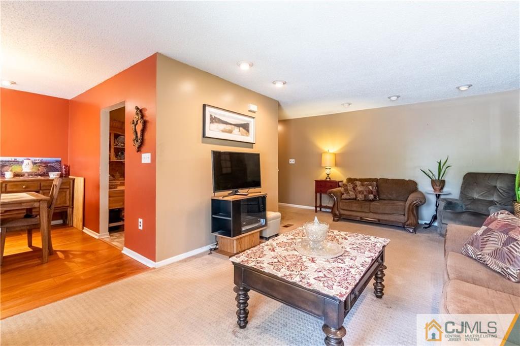 13 Chatham Square Sayreville 08859 NJ photo