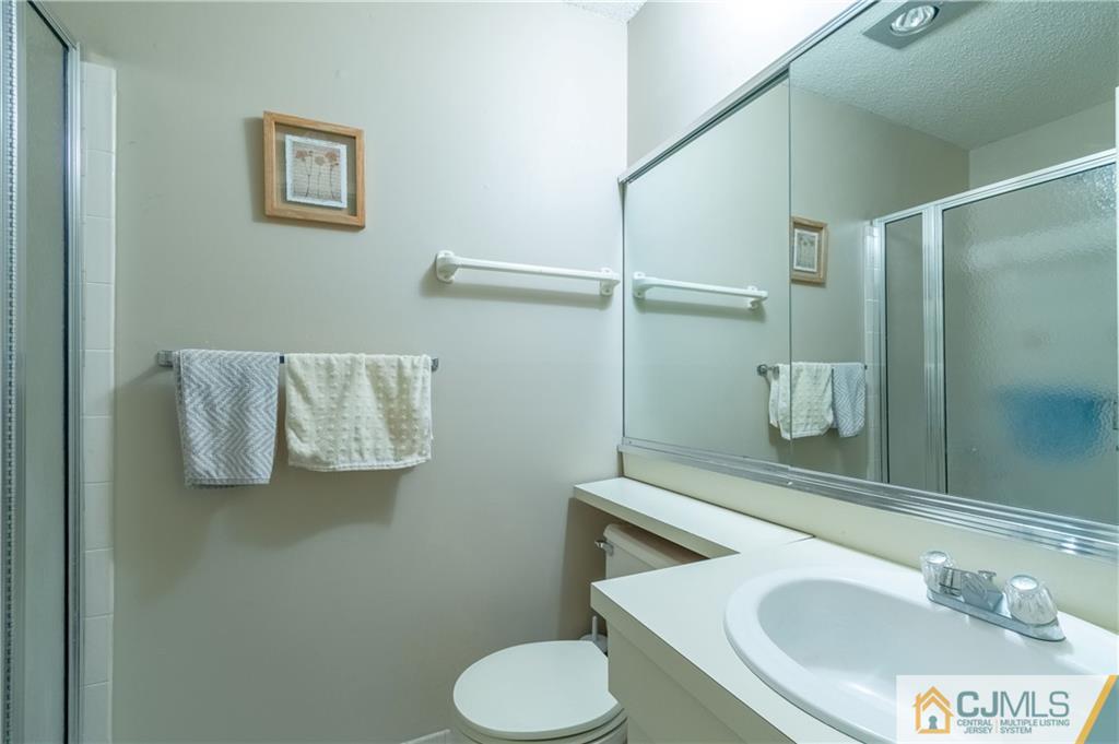 13 Chatham Square Sayreville 08859 NJ photo