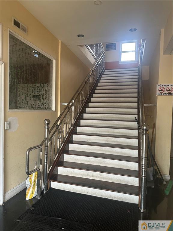 226 Us 1 Highway, Edison, NJ, 08817 226 Us 1 Highway, Edison, NJ, 08817