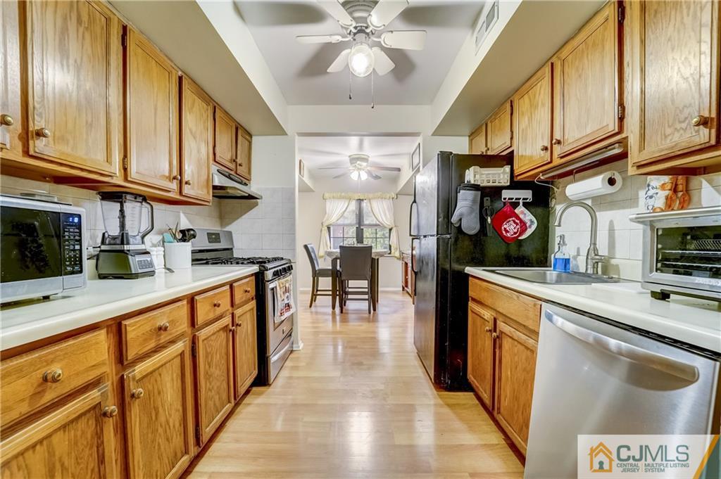 209 Sierra Court Woodbridge Proper 07095 NJ photo