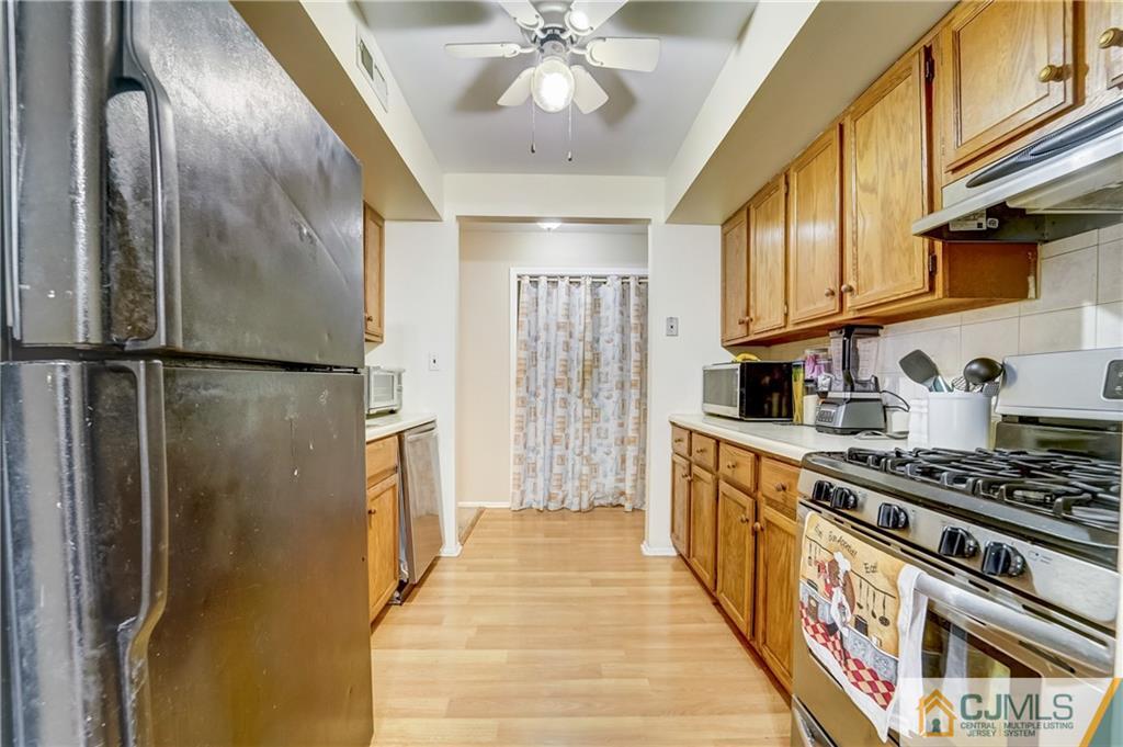 209 Sierra Court Woodbridge Proper 07095 NJ photo