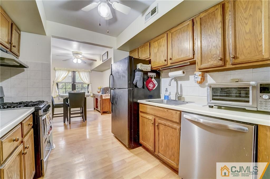 209 Sierra Court Woodbridge Proper 07095 NJ photo