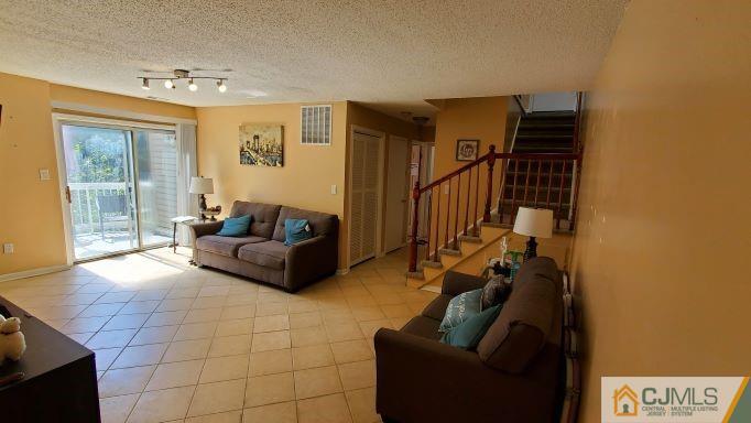 40 Chatham Square Sayreville 08859 NJ photo