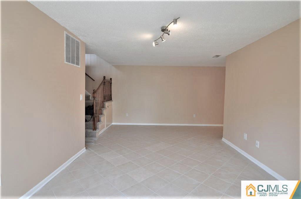 40 Chatham Square Sayreville 08859 NJ photo