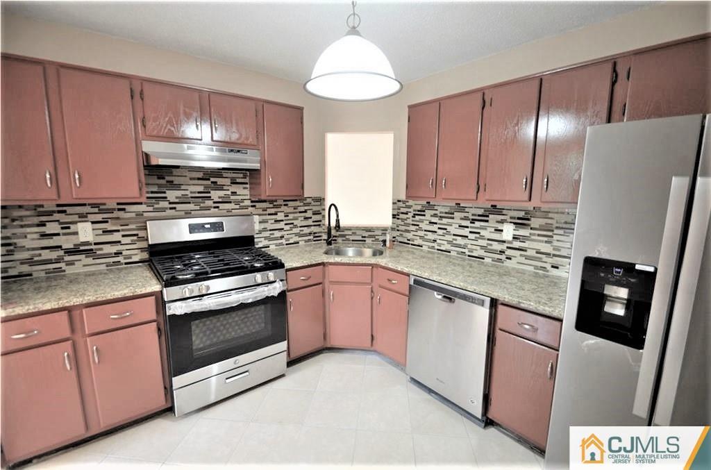 40 Chatham Square Sayreville 08859 NJ photo