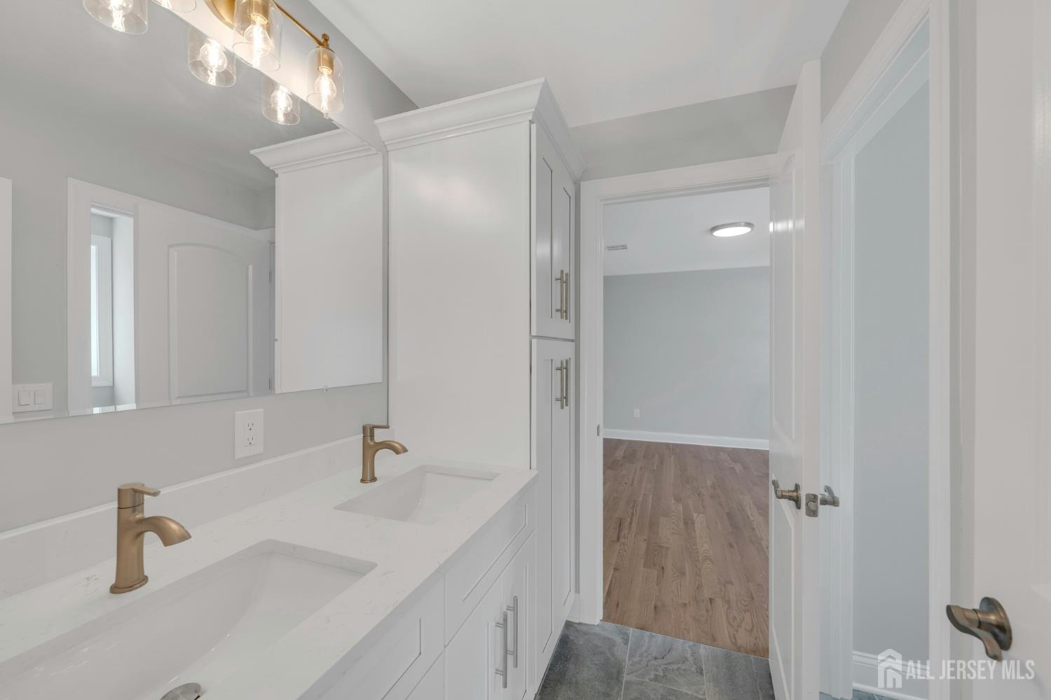21 King Street, Edison, NJ, 08820