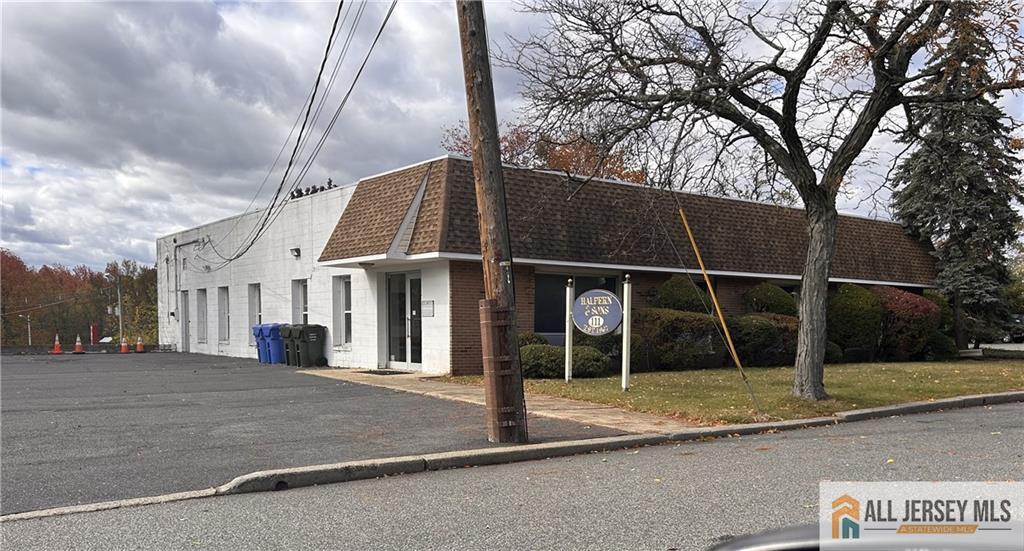 Homes for Sale in Woodbridge, NJ