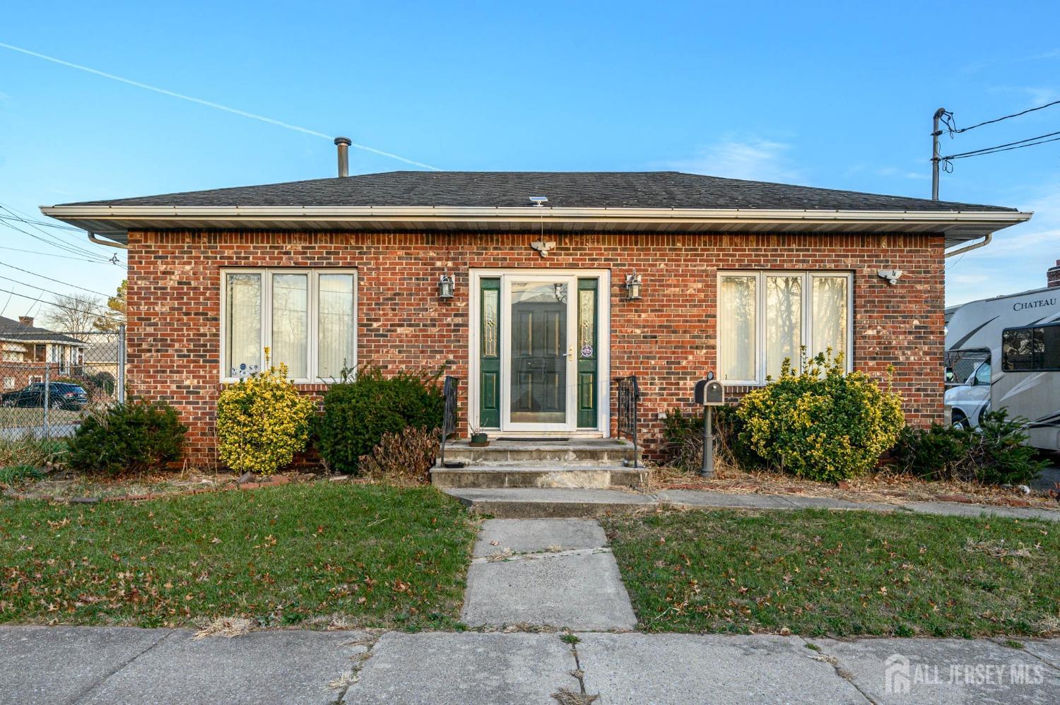 13 New York Avenue, Colonia, NJ, 07067