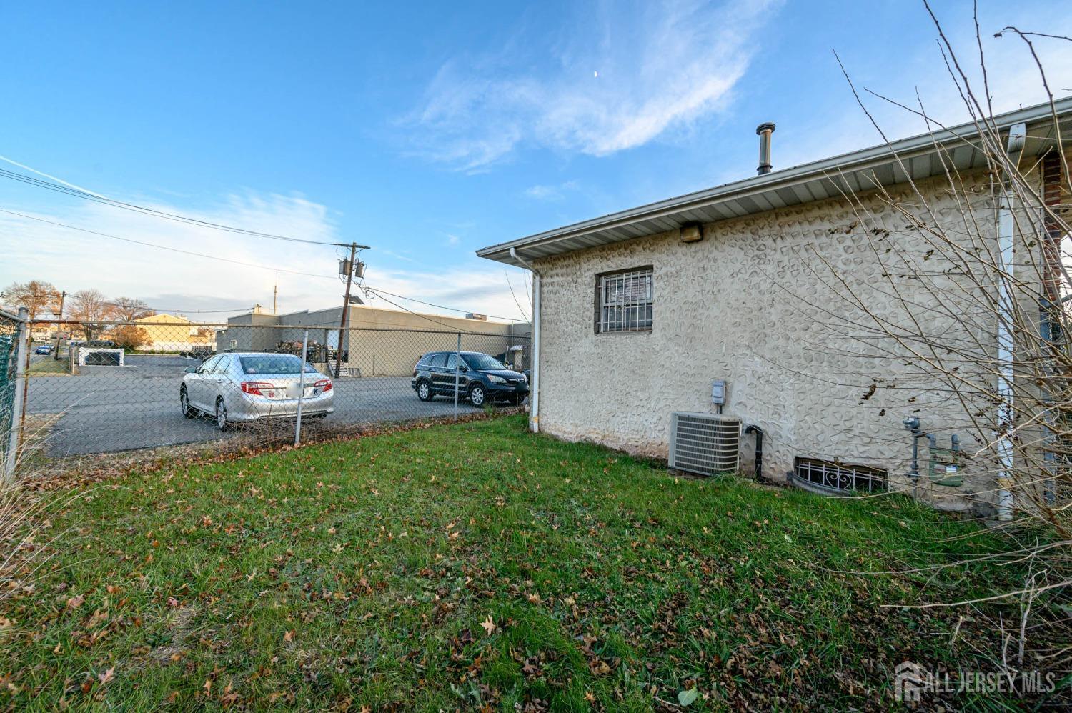 13 New York Avenue, Colonia, NJ, 07067