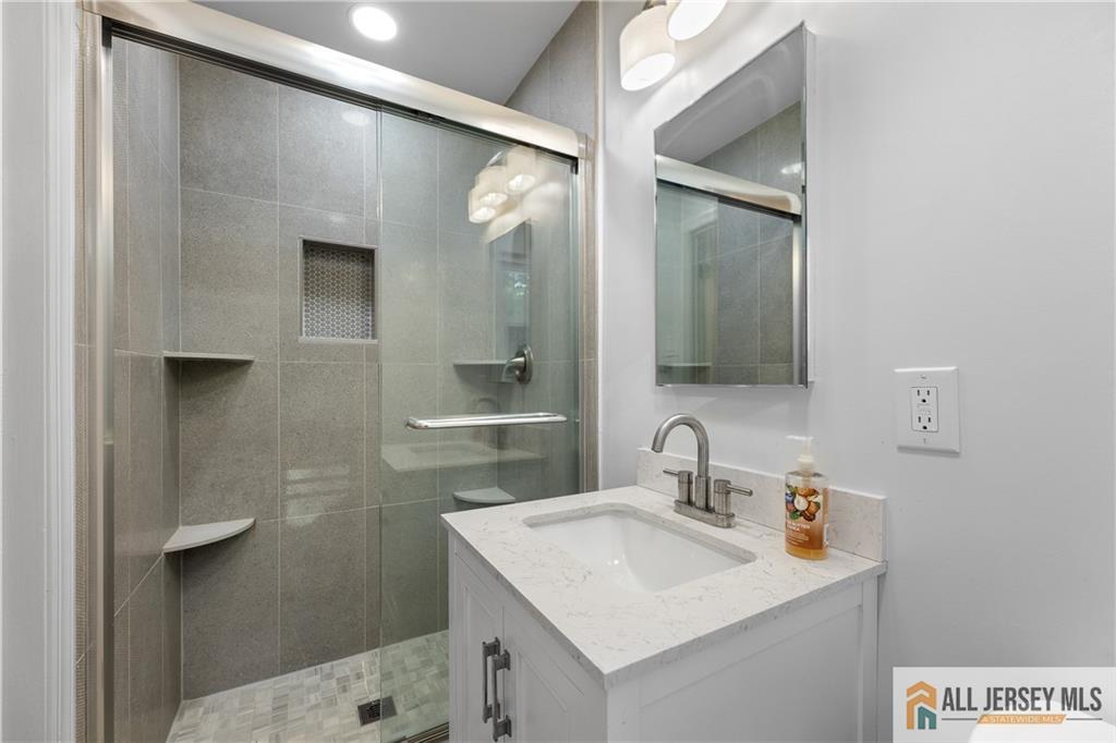 13 Colonial Drive, East Brunswick NJ 08816 – Photo 27