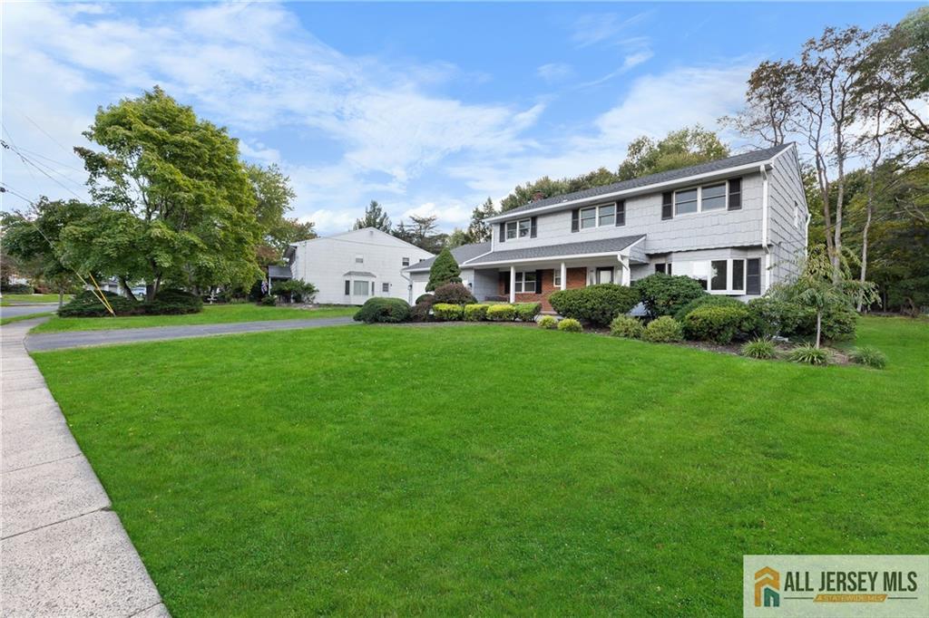 13 Colonial Drive, East Brunswick NJ 08816 – Photo 2