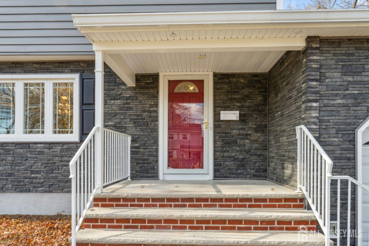 8 Periwinkle Place, Colonia, NJ, 07067