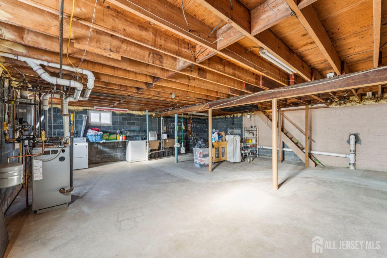 8 Periwinkle Place, Colonia, NJ, 07067